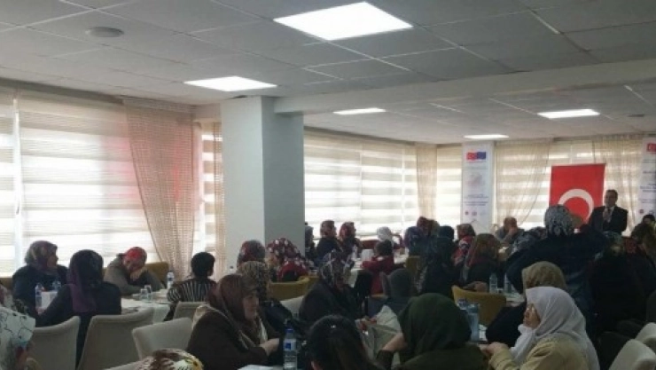 Akçadağ'da Kadınlar Günü Kutlandı
