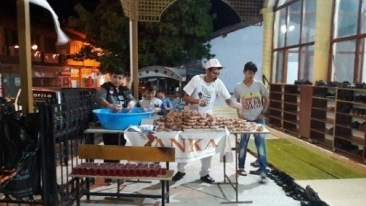 Akçadağ'da Vatandaşlara Şerbet İkram Edildi