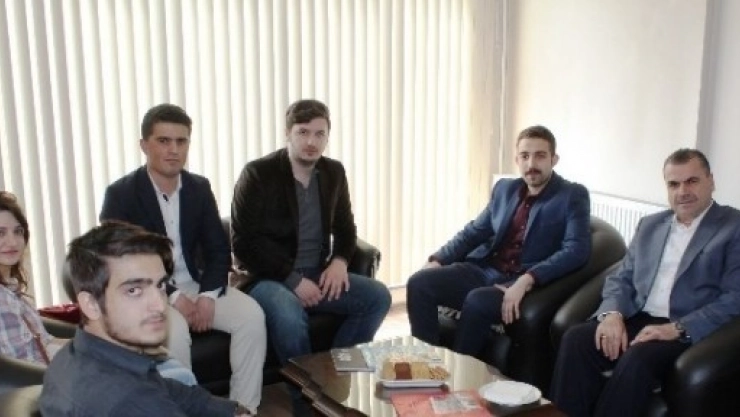 Akil Gençler Heyeti'nden Türkiye Gazetesine Ziyaret