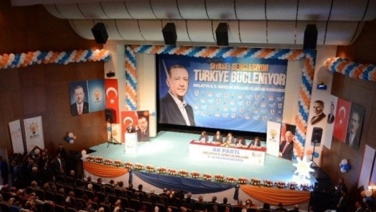 AK Parti Gençlik Kolları Başkanlığında Görev Değişimi