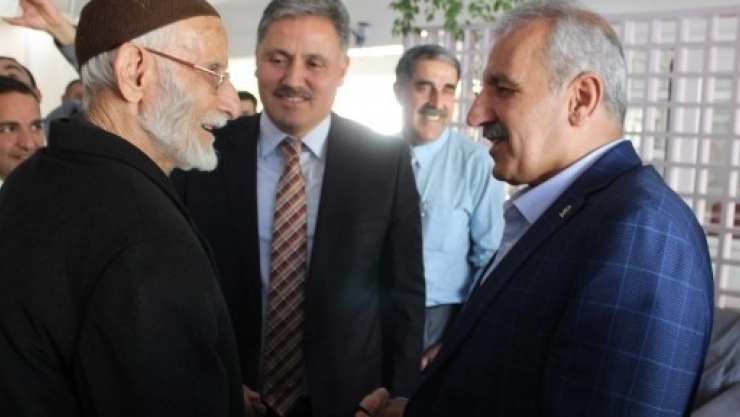 AKP Heyeti Huzurevi Sakinlerini Ziyaret Etti