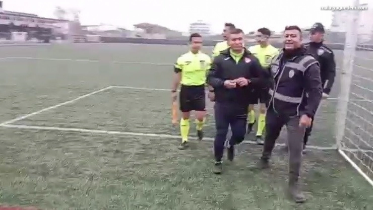 Amatör maçta olaylar çıktı