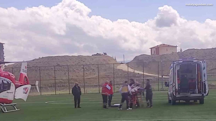 Ambulans helikopter Malatya'da 2 hasta için havalandı