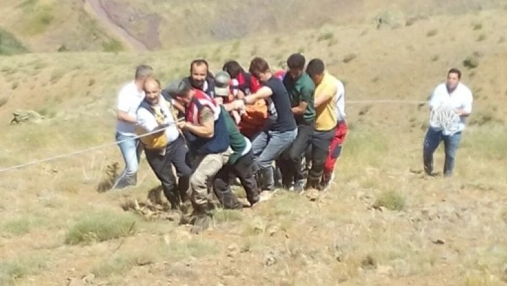 Ambulans sürücüsü nöbete giderken kazada öldü
