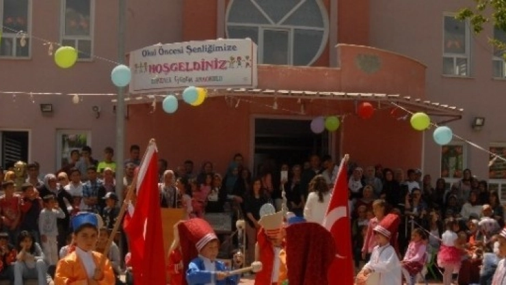 Anaokulu Öğrencilerinin Gösterisi Beğeniyle İzlendi