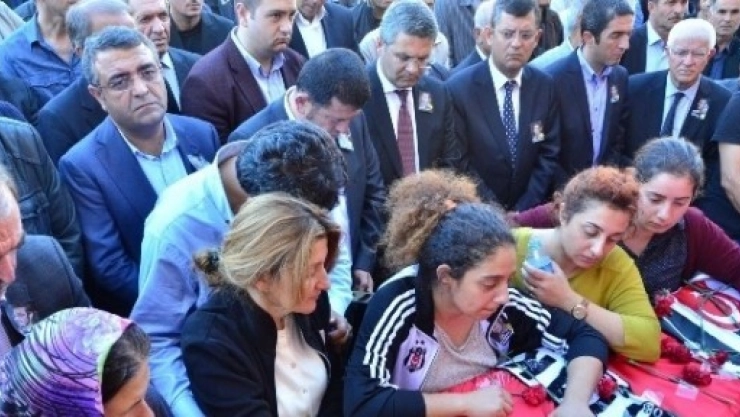 Ankara'daki Patlamada Ölen Malatyalı Öğretmen Toprağa Verildi