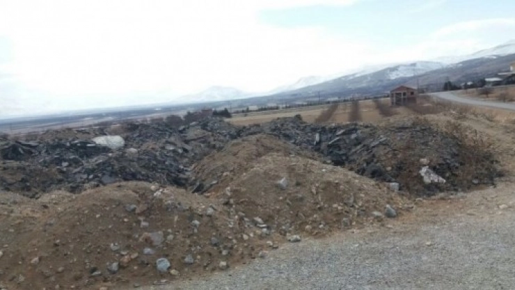 Arazisine İzinsiz Olarak Hafriyat Döküldü