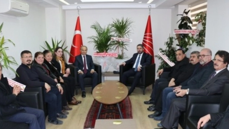 Arguvan Belediyesi'nden CHP'ye Ziyaret