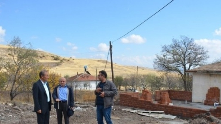 Arguvan Kuyudere Mahallesi Kültür Evi Yenileniyor