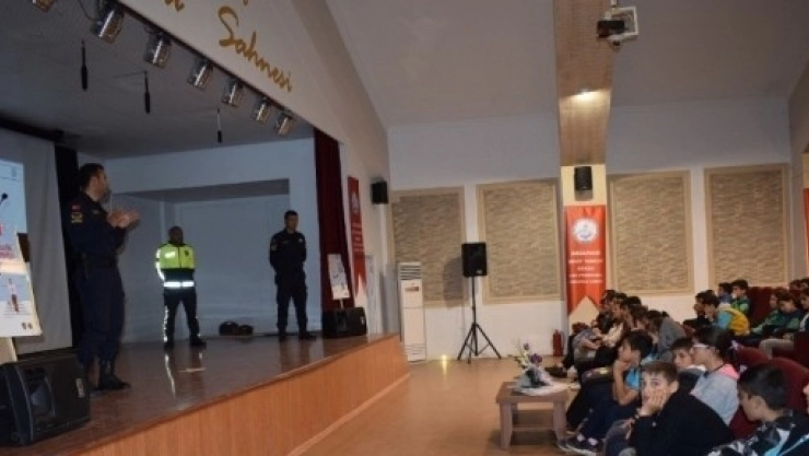 Arguvan'da Öğrencilere Trafik Eğitimi Verildi