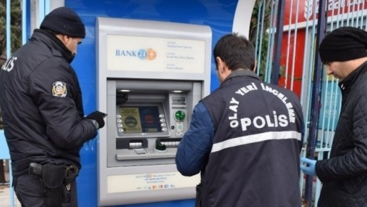 ATM'ye Takılan Tuzağı Vatandaş Fark Etti