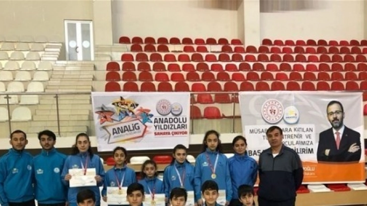 Badmintonda Malatya takımları derece elde etti