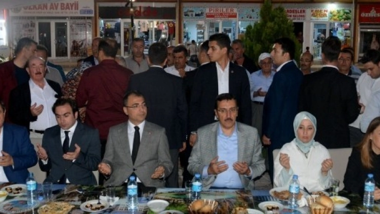 Bakan Tüfenkci Darende'de İftar Programına Katıldı
