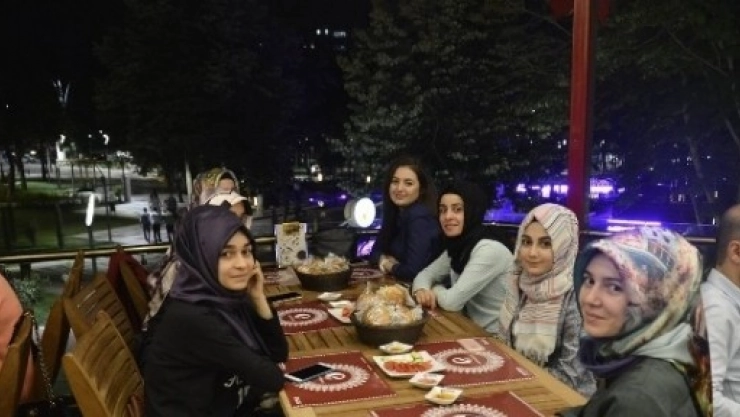 Tüfenkci, Sahurda AK Partili Gençlerle Bir Araya Geldi