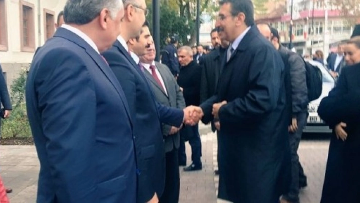 Bakan Tüfenkci, Vali Kamçı'yı Ziyaret Etti