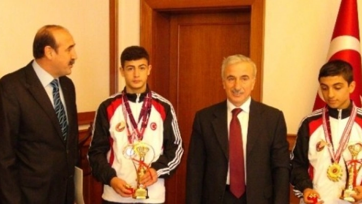 Sporculardan Vali Süleyman Kamçı'ya Ziyaret