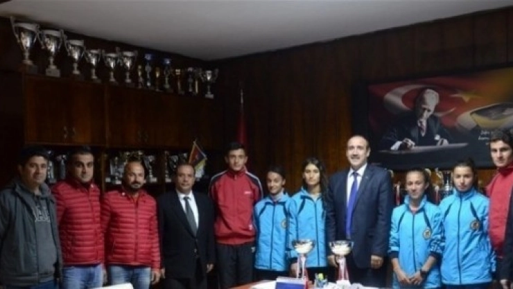 Başarılı Atletlerden Ziyaret