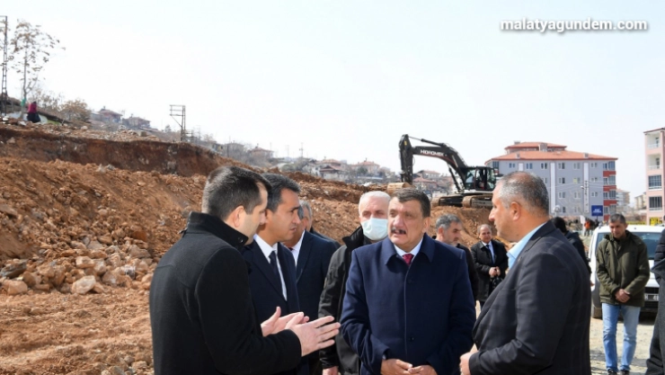 Başkan Gürkan, güney kuşak yolunda incelemelerde bulundu