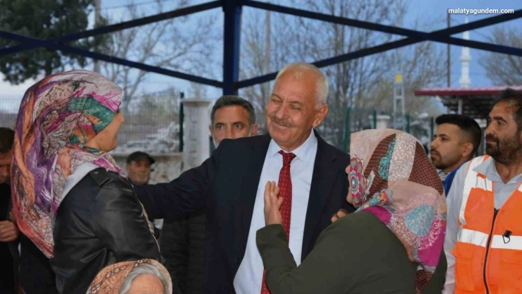 Başkan Mehmet Bayram, vatandaşlarla iftar yemeğinde buluştu