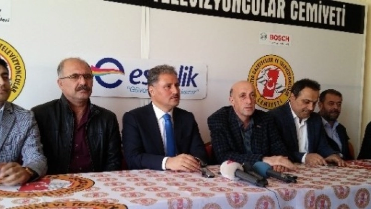 Çakır Gazeteciler Ve Televizyoncular Cemiyetini Ziyaret Etti