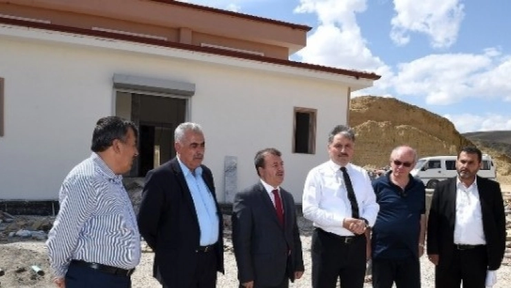 Başkan Çakır, Mezbahane Binasında İncelemelerde Bulundu
