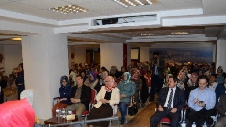 Başkan Eser, Anneler Günü'nde Annelerle Bir Araya Geldi