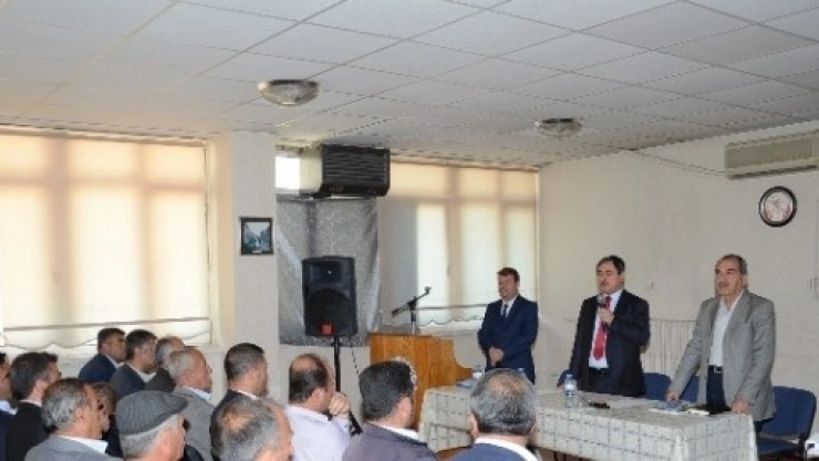 Başkan Eser, Muhtarlarla İstişare Toplantısı Yaptı