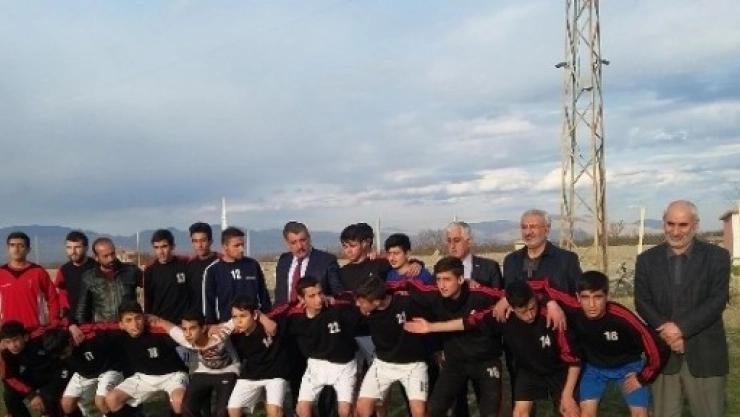 Gürkan, U 16 Takımını Ziyaret Etti