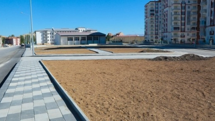 Başkan Gürkan Çalışmalarını Yerinde İnceledi