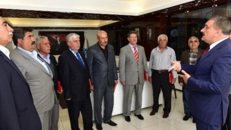 Başkan Gürkan, Emekli Olan Personele Teşekkür Plaketi Verdi