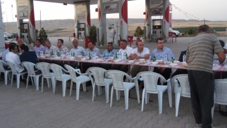 Başkan Öztürk'ten İftar Yemeği