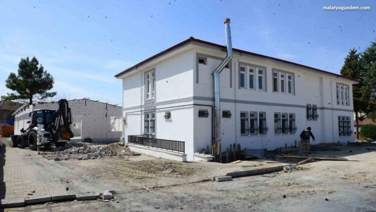 Battalgazi Belediyesi'nden mahallelere kalıcı taziye evleri