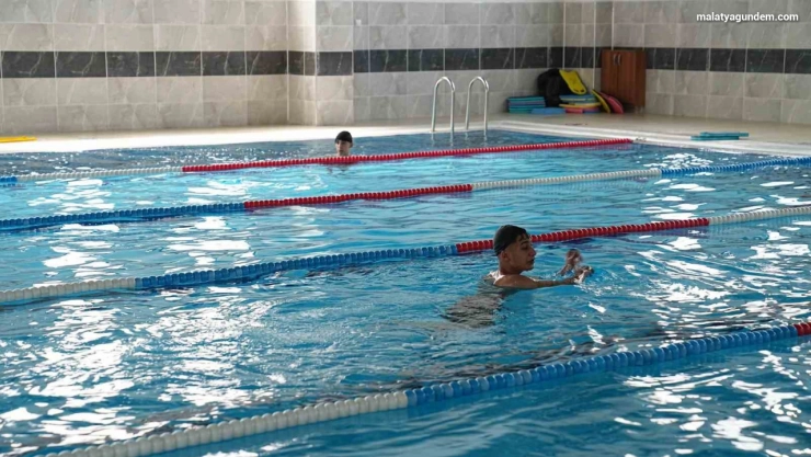 Battalgazi Belediyesi Yüzme Kurslarına yoğun ilgi kontenjanları arttırdı