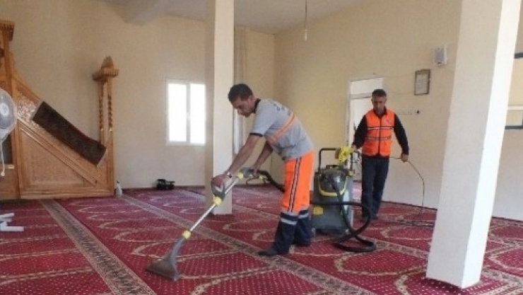 Battalgazi Belediyesi, 192 Camiden 75'inin Temizliğini Yaptı