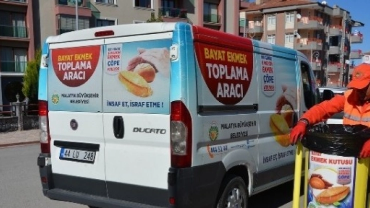 Bayat Ekmek Kutuları'nda Aylık 17 Ton Ekmek Toplanıyor