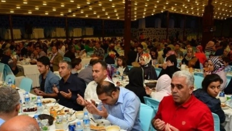 Polat, Personeli İle İftar Yemeğinde Buluştu