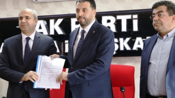 Beytekin, Ak Parti'den Aday Adaylığını Açıkladı