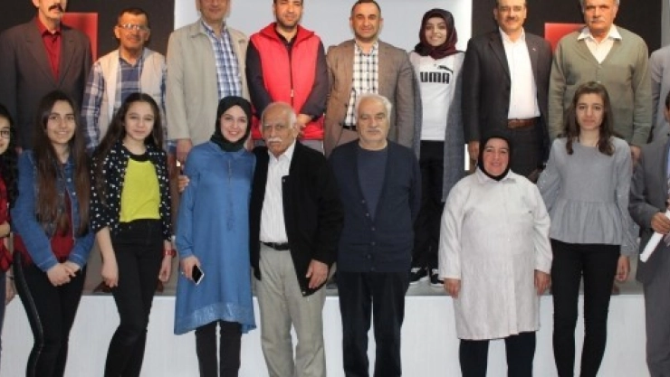 'Bir Şair Bir Yazar Tanıyalım' Programı Devam Ediyor