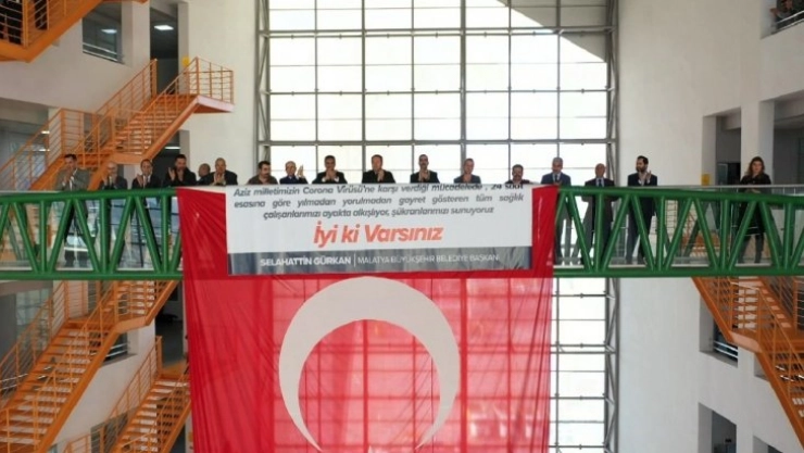 Büyükşehir personellerinden sağlık çalışanlarına destek