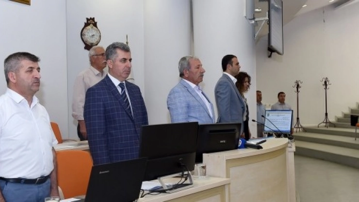 Büyükşehir Belediye Meclisinde Darbe Girişimi Tepkisi