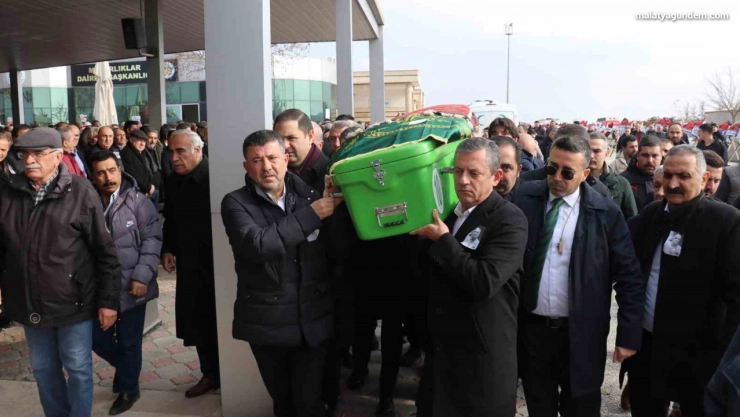 CHP Genel Başkanı Özel, Ağbaba Ailesini Yalnız Bırakmadı