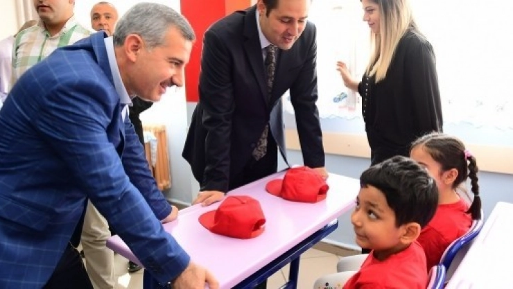 Çınar Öğrencilerin Karne Sevincine Ortak Oldu