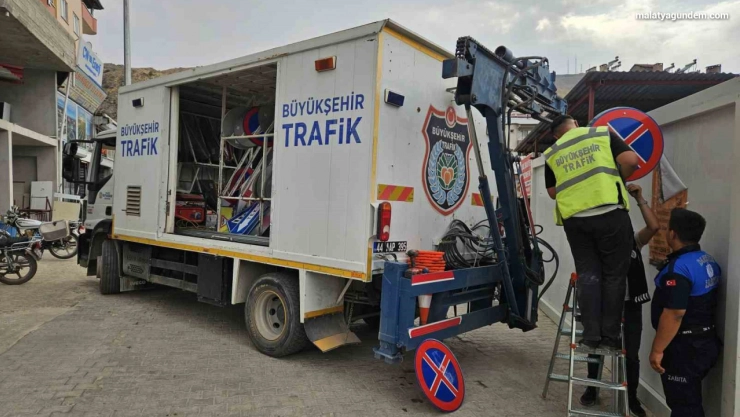 Darende'de trafik düzenlemesi: Tek yön ve park yasağı uygulamaları başladı
