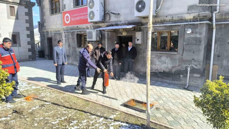 Darende Müftülüğü'nde yangın güvenliği eğitimi