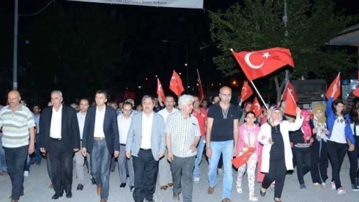 Darende'de Demokrasi Nöbeti Coşku İle Devam Ediyor