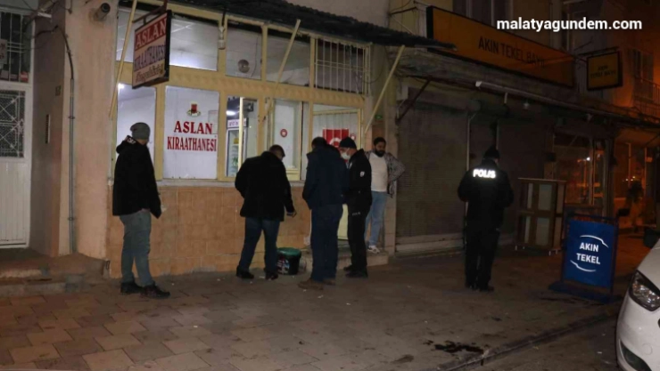 Dayısı tabancayla karnından vurdu