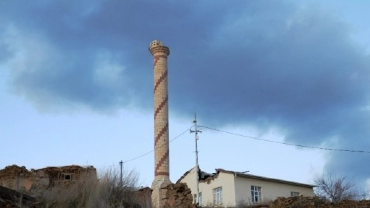 Depremin Vurduğu Köylerde Yıkım Büyük