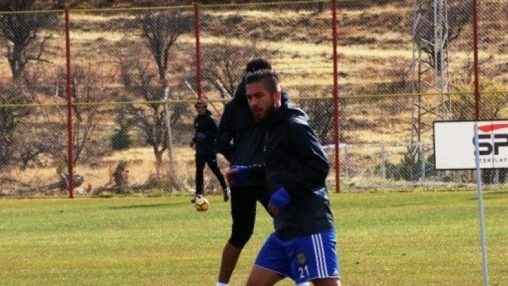 Yağmur Altında Çalıştılar