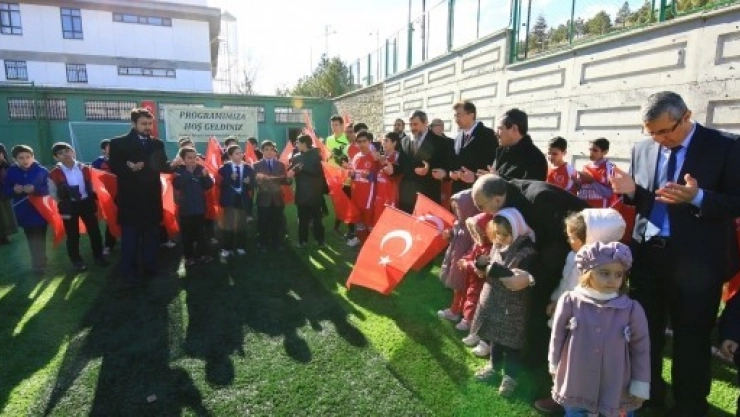 Erkek Yatılı Kuran Kursuna Halı Saha Açıldı
