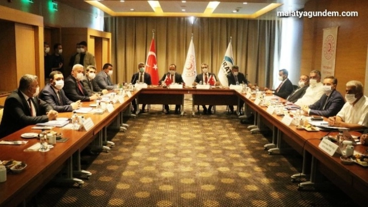 FKA yönetimi Malatya'da toplandı